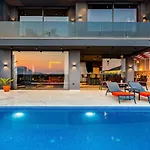 빌라 Yesilkoey 3 Bedroom Secluded With Private Pool Hot Tub