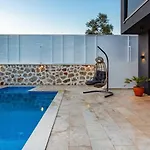 Yesilkoey 3 Bedroom Secluded With Private Pool Hot Tub Kalkan