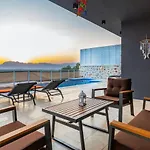 Yesilkoey 3 Bedroom Secluded With Private Pool Hot Tub Villa