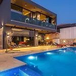 Villa Yesilkoey 3 Bedroom Secluded With Private Pool Hot Tub *
