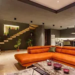 Yesilkoey 3 Bedroom Secluded With Private Pool Hot Tub Villa