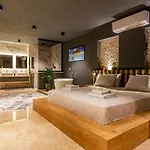 Yesilkoey 3 Bedroom Secluded With Private Pool Hot Tub Kalkan