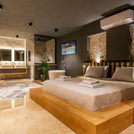 Yesilkoey 3 Bedroom Secluded With Private Pool Hot Tub Kalkan