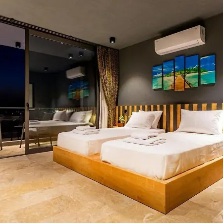 Yesilkoey 3 Bedroom Secluded With Private Pool Hot Tub * 칼칸