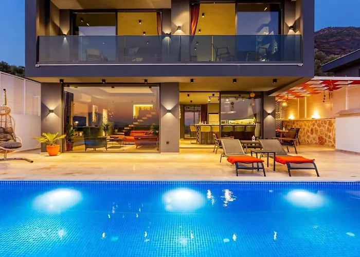 Yesilkoey 3 Bedroom Secluded With Private Pool Hot Tub
