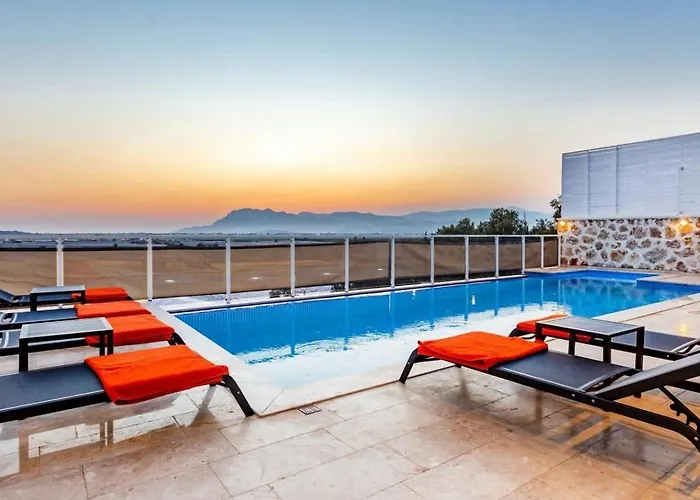 فيلة Yesilkoey 3 Bedroom Secluded With Private Pool Hot Tub