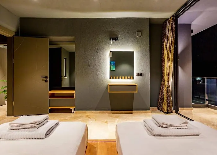فيلة Yesilkoey 3 Bedroom Secluded With Private Pool Hot Tub